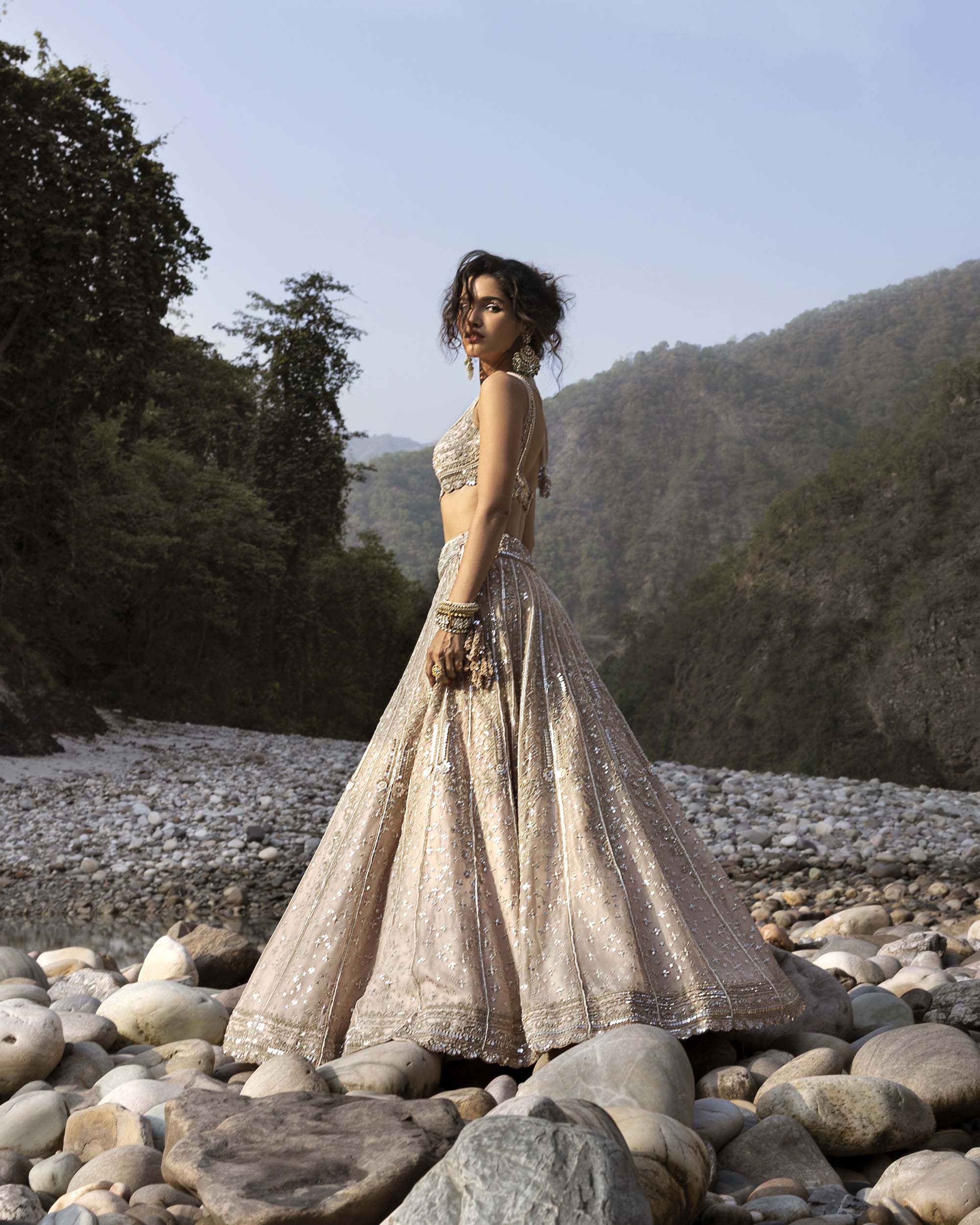 Pin by KairaFashion on lehenga choli | Trendy outfits indian, Fashion model  poses, Pose for girls photoshoot traditional